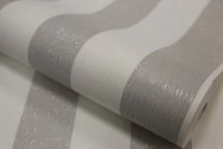Julien MacDonald Papiers Peints Papier Peint Intissé Glitterati Rayures Blanc Argent 1005x52cm -Pêle-mêle photos Soldes papier peint intisse glitterati rayures blanc argent 1005x52cm 2