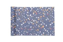 RNT By Really Nice Things Papiers Peints Papier Peint Sur Fond Blanc Et Vert. 13 RNT By Really Nice Things Papiers Peints Papier Peint Sur Fond Blanc Et Vert. -Pêle-mêle photos Soldes papier peint sur fond bleu avec imprime multicouleur 1