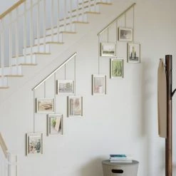 Umbra Cadres Et Albums Photos Porte Photos Mural Pour 5 Cadres, Métal Doré -Pêle-mêle photos Soldes porte photos mural pour 5 cadres metal dore 3